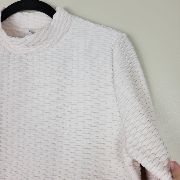 The Upside Sweater - Picture 3 of 9